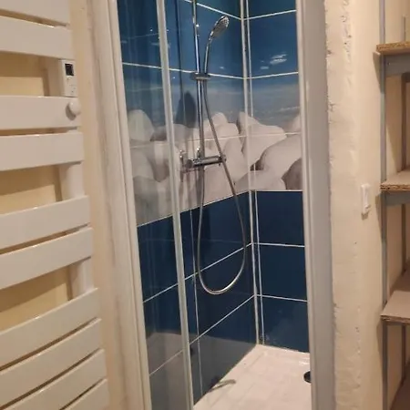Des Arènes, Deux Chambres Avec Patio, Patangarles. Appartement Arles