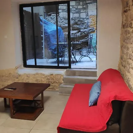 Apartment Des Arenes, Deux Chambres Avec Patio, Patangarles.