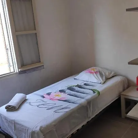 Apartment Des Arenes, Deux Chambres Avec Patio, Patangarles.